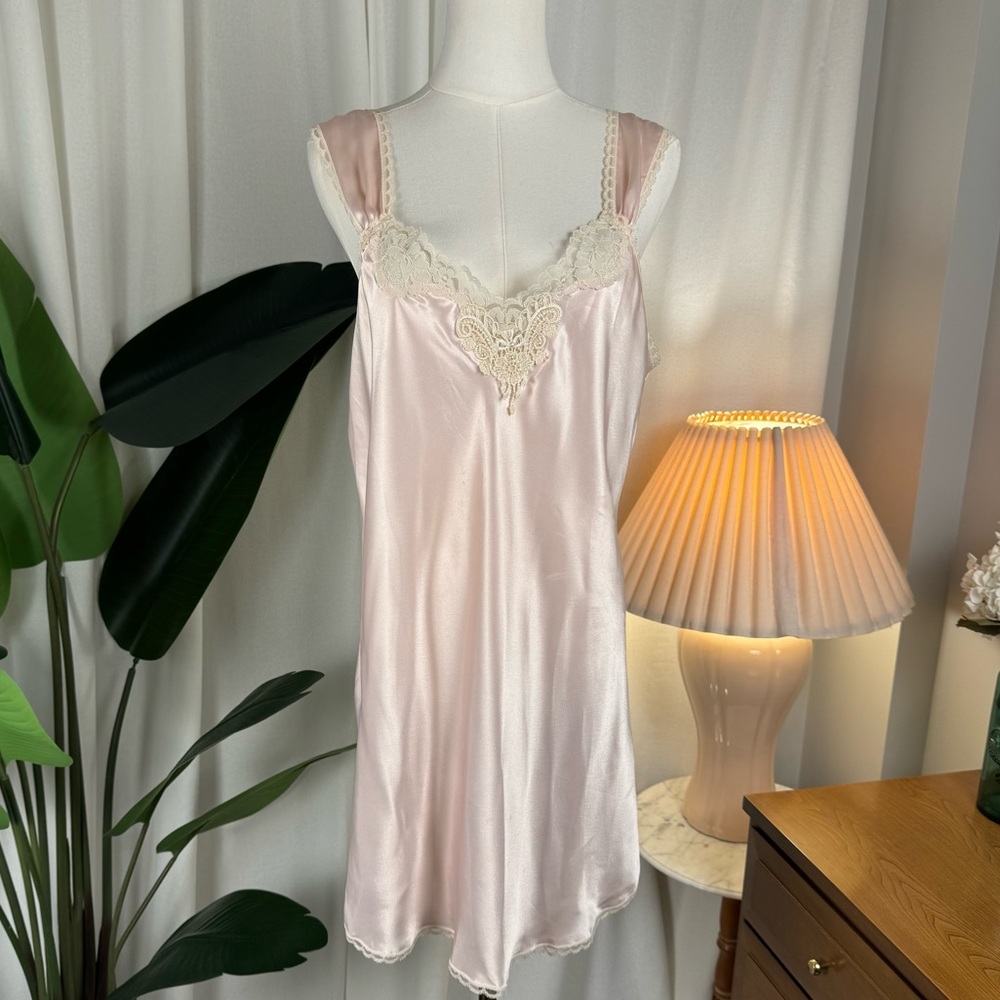 Vintage Tiffany’s Closet Pale Pink Satin Slip Dress sz L